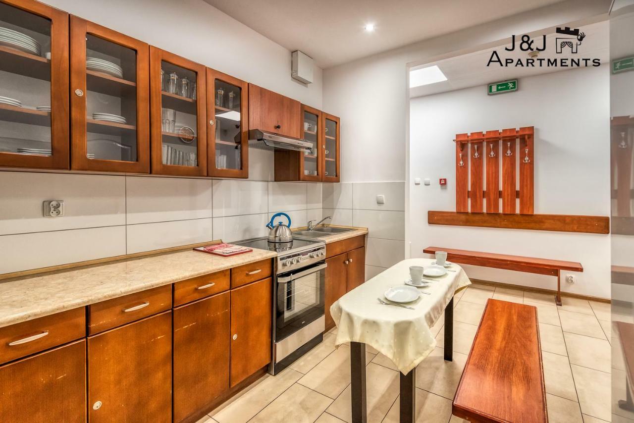 J&J Apartments Lazienna 30 - 10 Homestay *